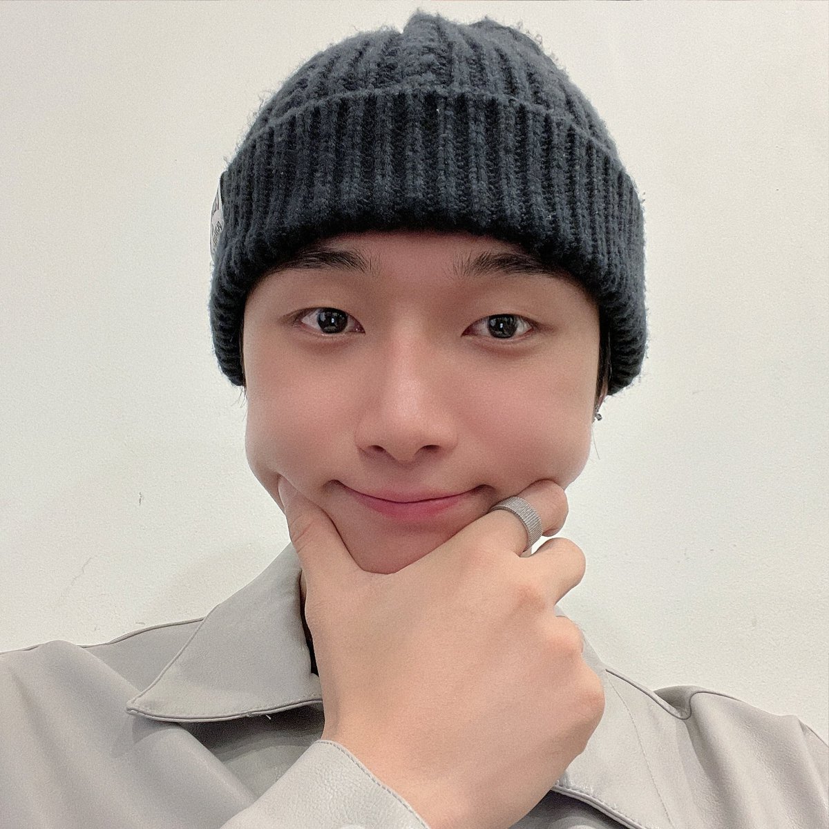 OmegaX_members's tweet photo. [#OX]

날이 많이 추워요🥶
따뜻하자 포애기🥰

#OMEGA_X #오메가엑스 #재한 https://t.co/adMD9E1JNe