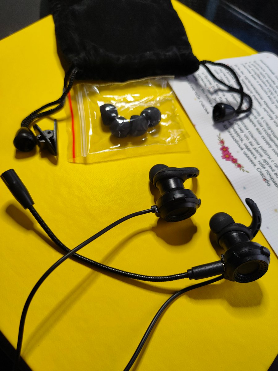 vikiri78's tweet photo. Геймерские наушники с микрофоном от магазина kai bao city Official Store

В комплекте тканевый мешочек для хранения, две пары дополнительных амбушюр одинакового размера и вставляемый в наушники микрофон.
https://t.co/BkZaucGGCB
Так что советую к покупке!

https://t.co/dudl2U53m4 https://t.co/zVIzf8X4Be