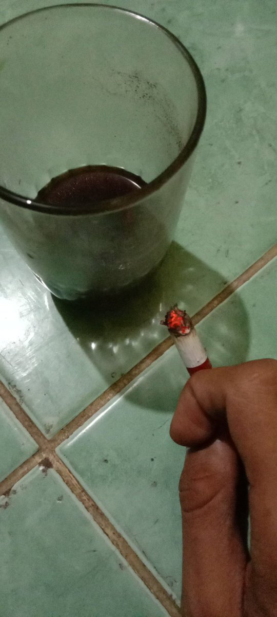 RichLdrv's tweet photo. Kopi tiris rokok habis
Hei manis mau dong di kiss https://t.co/95yIS10JEN
