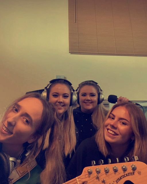 Twinners tweet media