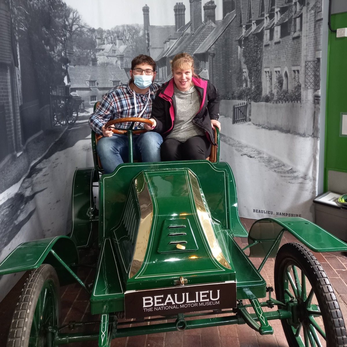 Rose_Road's tweet image. Beep beep, coming through! We love days out to Beaulieu @BMMuseum which provides great opportunities for our imaginations to run wild with so many immersive sensory experiences to enjoy. #beaulieu #museumfun #outreachsupport