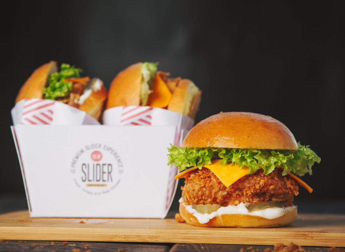 BroastedExpress's tweet photo. سلايدر كلاسيك😍
Have fun and enjoy our Classic Chicken Slider🍔

#broastedexpress
#slider #سلايدر https://t.co/4jORVTMdka