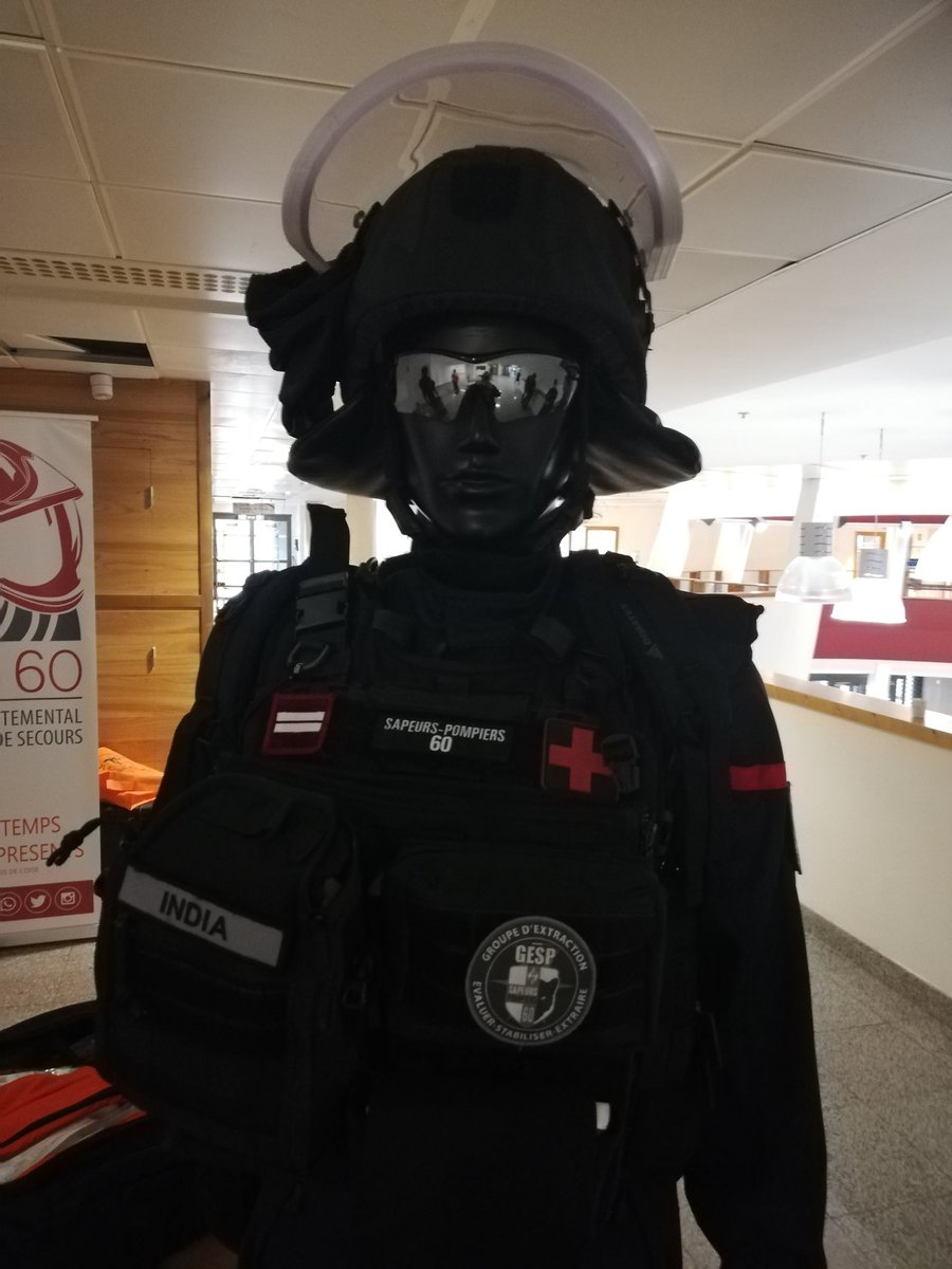 ANISPOfficiel's tweet photo. Le GESP (Groupe d'extraction des Sapeurs-Pompiers) du @SDIS60 présente ses matériels avant la conférence du Cne BUTTIGHOFFER et l'inf HC Jérôme BOUCHEZ demain à 15h00. https://t.co/KHA2HNDhNN