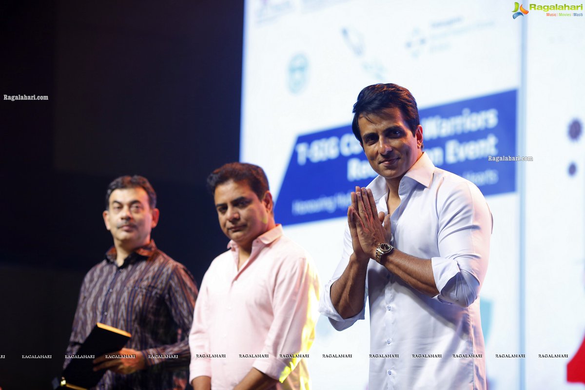 Ragalahari's tweet photo. Telangana Social Impact Group TSIG COVID-19 Warriors Recognition Event

More Info and Photos - https://t.co/VdHJGWp9DF

#TSIG #KTR #SonuSood @jayesh_ranjan @KTRTRS @SonuSood https://t.co/Vv3EWeNMw4
