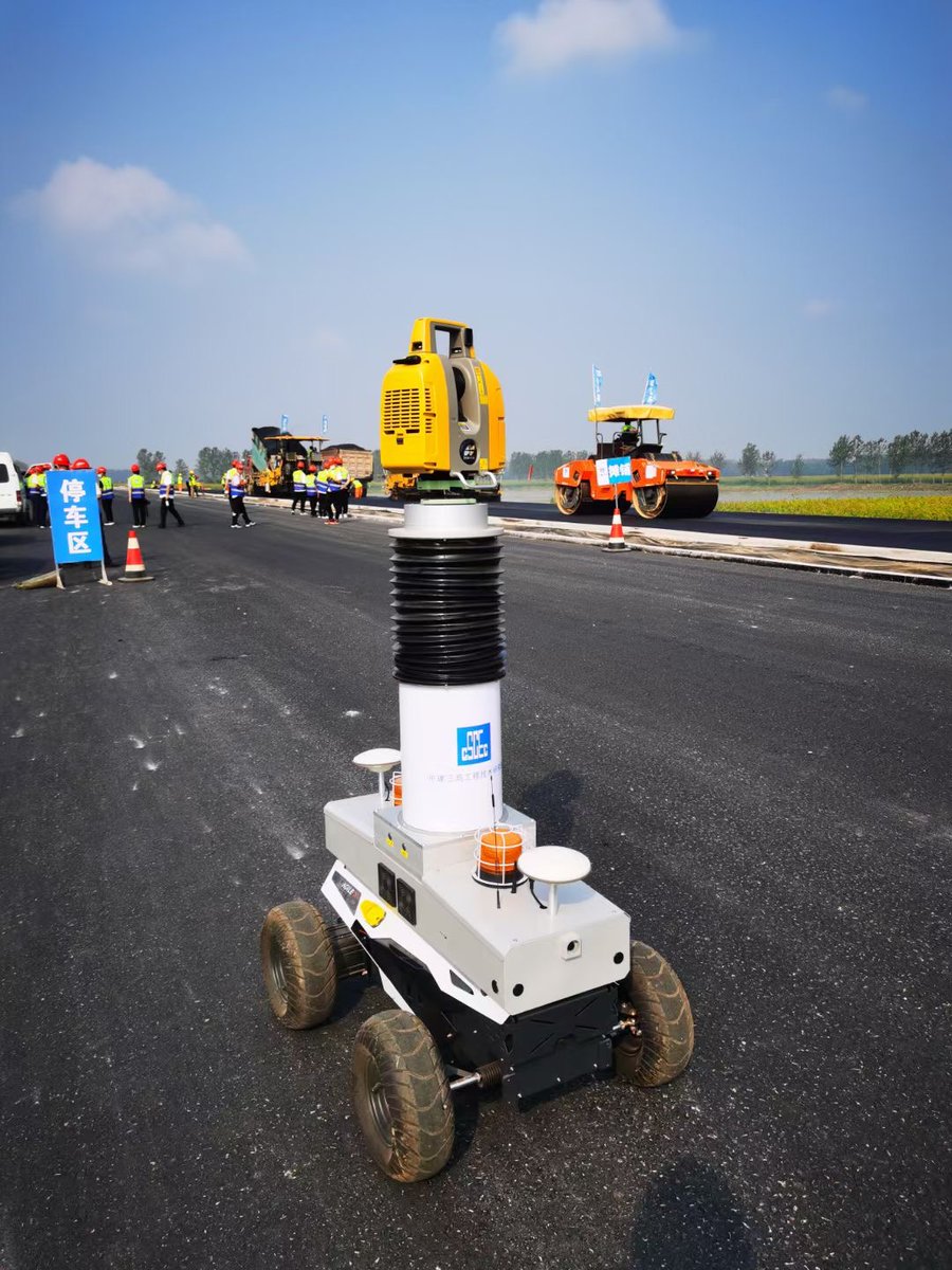 AgileX_Robotics's tweet image. China Construction Third Engineering Bureau uses AgileX Robotics #robotchassis SCOUT 2.0 to quickly develop the high-precision #engineeringrobot for #roadmeasurement, it can perfectly adapt to a high-temperature environment and steadily measurement.

#robotics #ros #AI