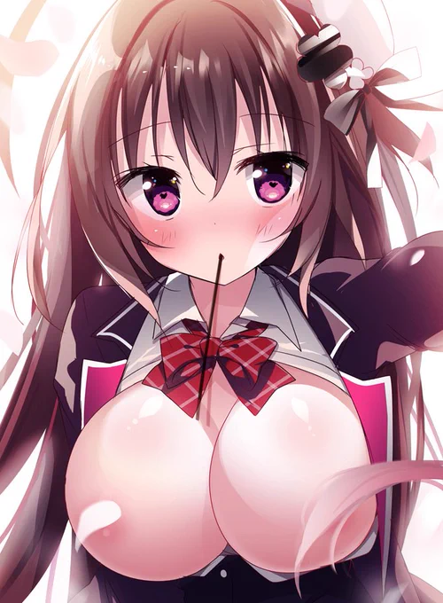 奏ちゃん私服絵もですが、
奏ちゃんはリアル寄りの世界観設定なので
いつものもちもちより少しリアルな描写を目指しています。えっちな事も自覚があります。
普段のもちもちヒロインはピュア可愛いなので
えっちである自覚はないのです。
対極の表現ですが、どちらも気に入ってもらえると嬉しいな♡ 