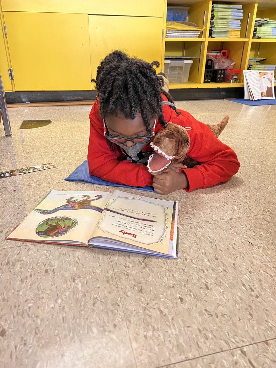 skcpayne's tweet photo. It‘s Children‘s Book Week! My Dunn Bears brought their reading buddies to school. @TCarinP @WikstromDulce @DunnES_AISD @Dunn_LMC https://t.co/uM5swtmkDW