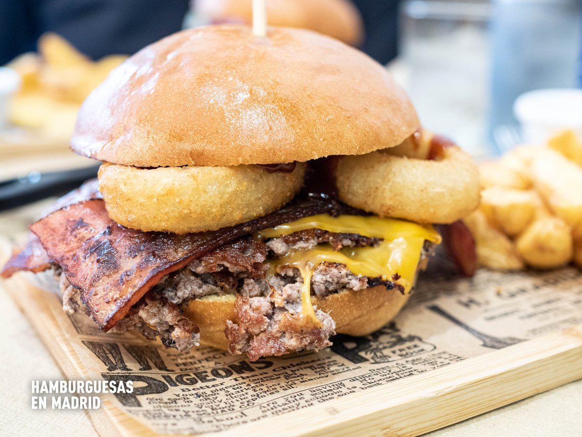 hamburperfecta's tweet photo. ¿Qué tipo de #hamburguesa te apetece hoy? Smash, clásica y alguna más. Hoy no te podrás quejar, porque el post que te traemos viene cargado de carnaza https://t.co/v1e3bGYZbf https://t.co/hxBoaDdueh
