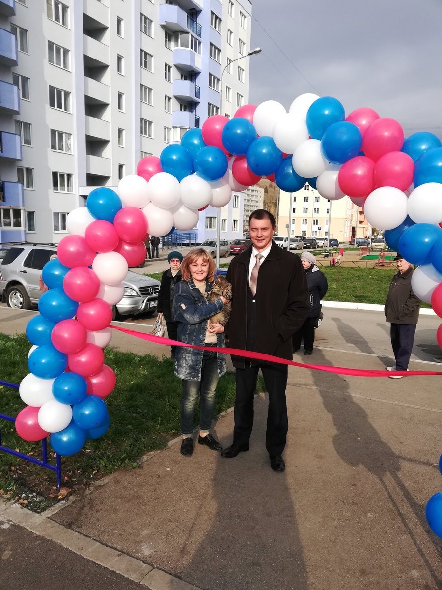 С ДНЁМ РОЖДЕНЬЯ <a href="/LVKolosova/">Лариса Колосова</a>! Желаем оставаться  такой же жизнерадостной, энергичной, настойчивой и ЧЕЛОВЕЧНОЙ! Вы очень много делаете для района и людей, за что Вам огромная благодарность!  БУДЬТЕ ЗДОРОВЫ!