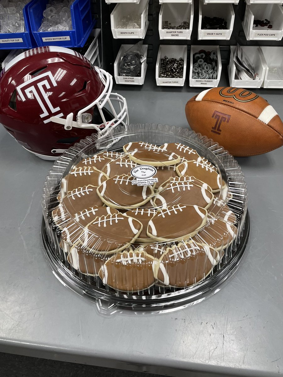 TUFB_Equipment's tweet photo. Treat Tuesday with a little help from @her_daughters #TempleTuff https://t.co/VlZ86TAbf7