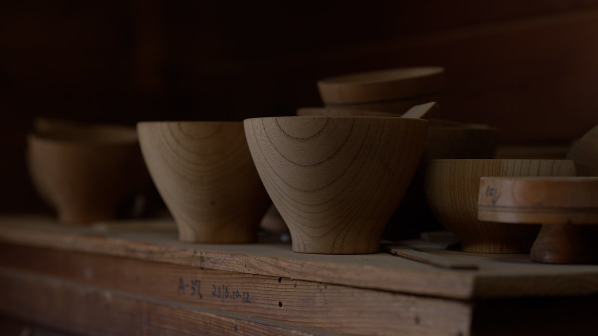 SailToArchipel's tweet photo. Shigeru Kancho is a 5th-generation artisan part of the Wajima lacquerware crafting chain. He had a message on the current state &amp; future of craftsmen in Japan which we wanted to share: https://t.co/eCtD7rwmvm https://t.co/RqfxIbEgkV
