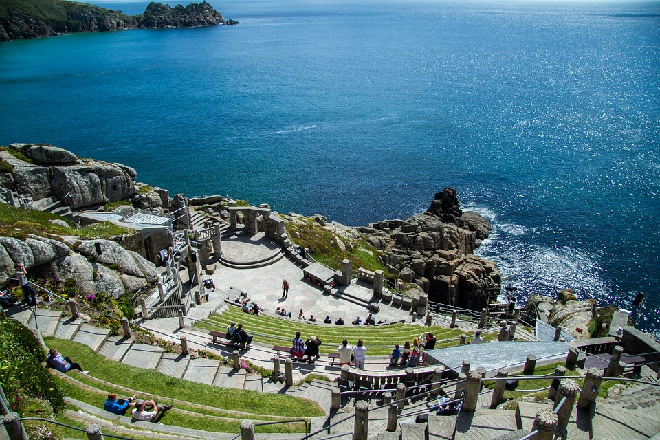 aroundaboutbrit's tweet photo. There are many attractions to visit during your stay at Pulla Farm Holidays including Minack Theatre, St Michael's Mount, gardens & zoos, something for everyone.
https://t.co/HRwOpygmXf
#Holiday #Countryside #Coast #Attractions #DaysOut #MinackTheatre #Frogpool #Truro #Cornwall https://t.co/LIkR4vCbN3