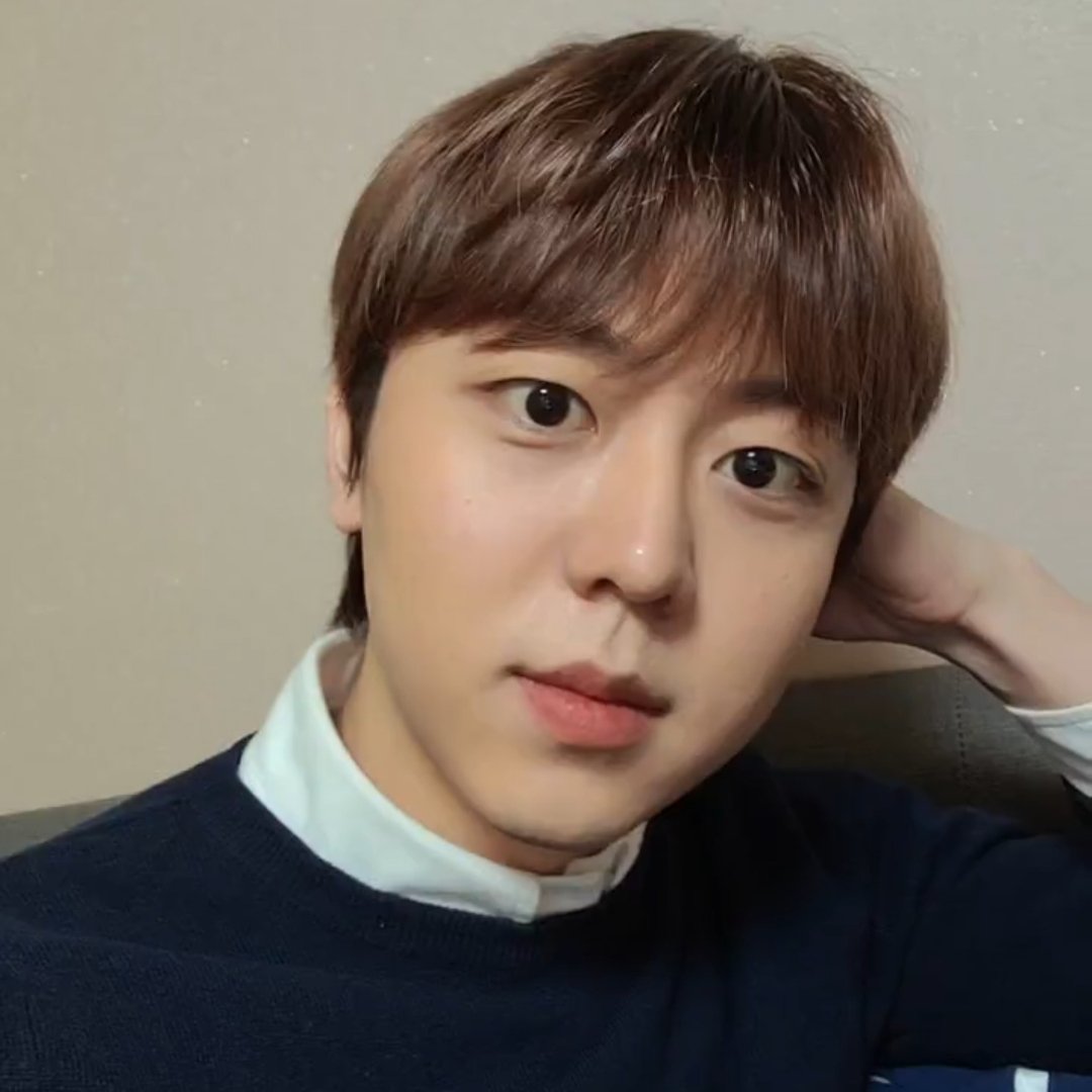 5hyunmini's tweet photo. 햄미니 너무너무 귀여움......너무좋음 https://t.co/wUIgvJDe5E