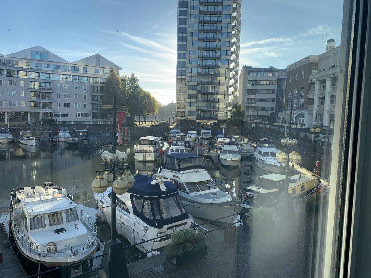 Progressive tweet media