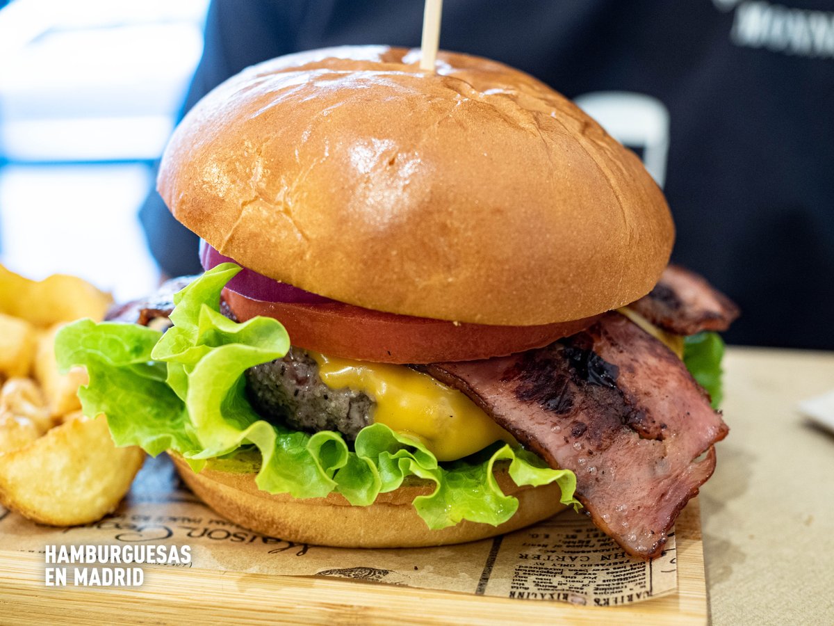 hamburperfecta's tweet photo. ¿Cumplirá Dalù burger con la teoría de las #smashburgers? Date una vuelta por n nuestro último post y saca tus propias conclusiones https://t.co/v1e3bGYZbf https://t.co/LMnP0adjfc