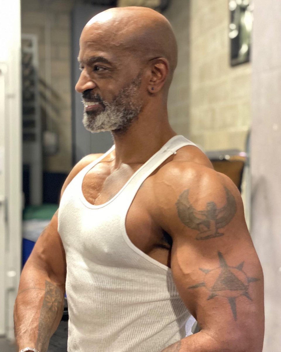 4020fit's tweet photo. Aaron,50🇺🇸
https://t.co/bSijVkQBS4
#fitover40 #40isthenew20fit https://t.co/4EmZPN7Zsi