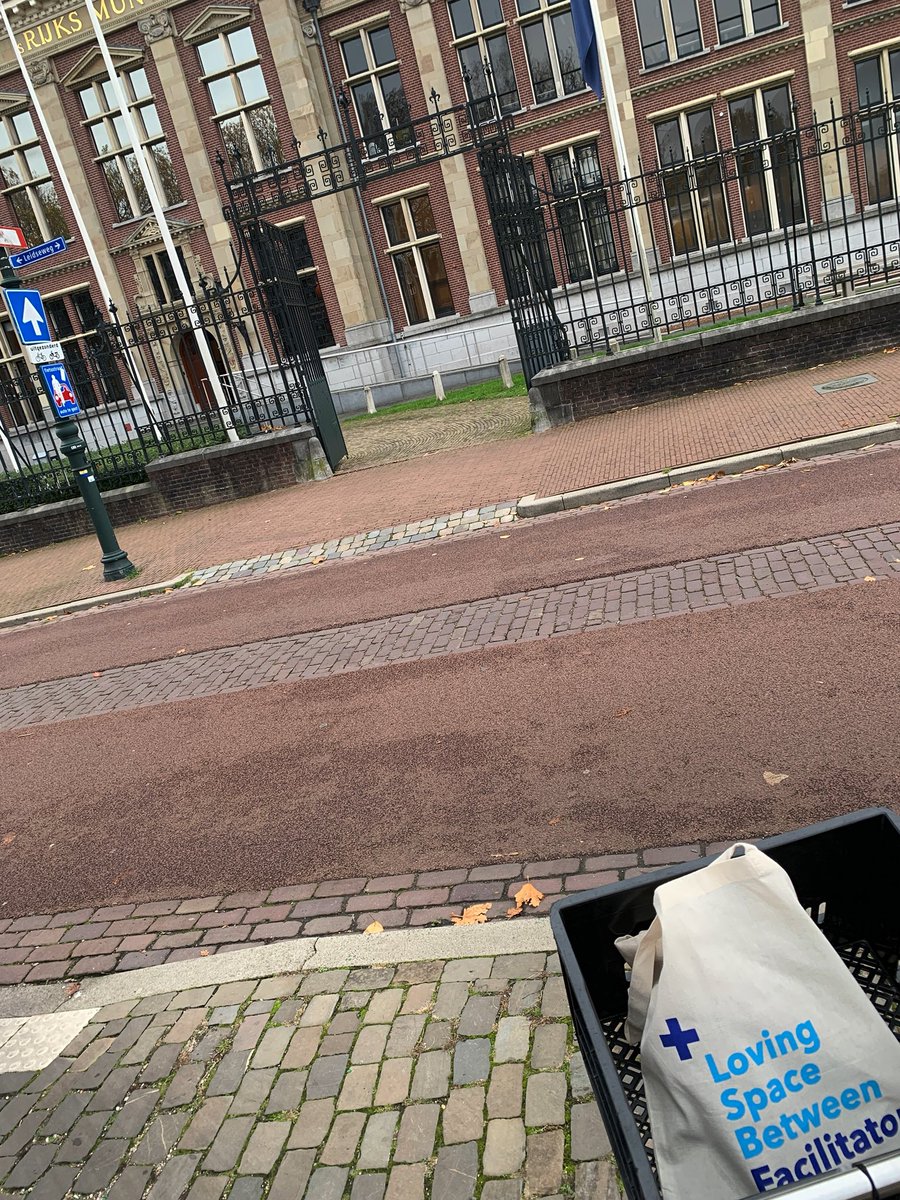 Na de woningcorporatie en omroep van gisteren, vandaag thuiswedstrijd met overheidsorganisatie over ‘een omgeving in beweging’. Lekker op de fiets naar het <a href="/muntgebouw/">Muntgebouw Utrecht</a> <a href="/FacilitatorNL/">Facilitator</a>