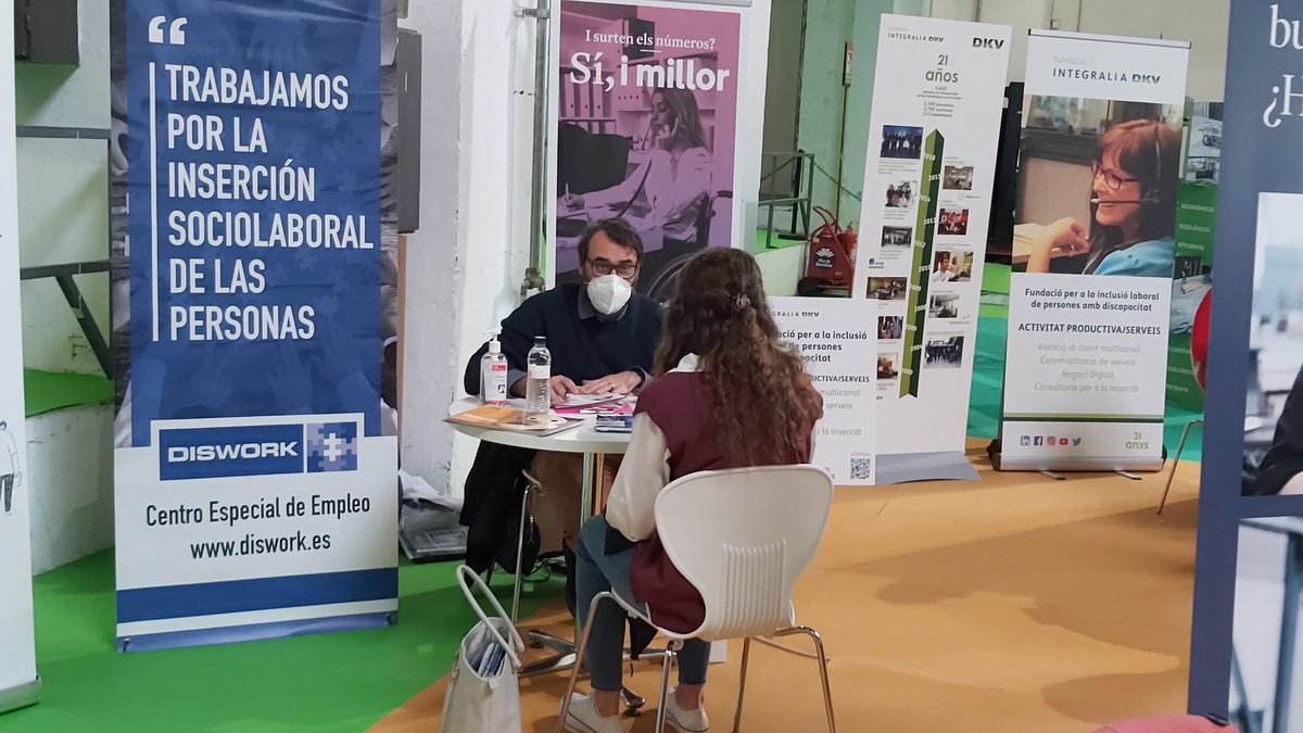 FederaciodeCET's tweet photo. #firasimillor Les empreses fan des de bon matí entrevistes de feina a persones amb discapacitat amb ganes de treballar. Les cues continuen... @Capgemini_ES @agbar #diswork @GrupMifas @hydro_iberia @carrefour @imancorp_fdn #metrópolis @CanCet1... https://t.co/xVh5dlkb31
