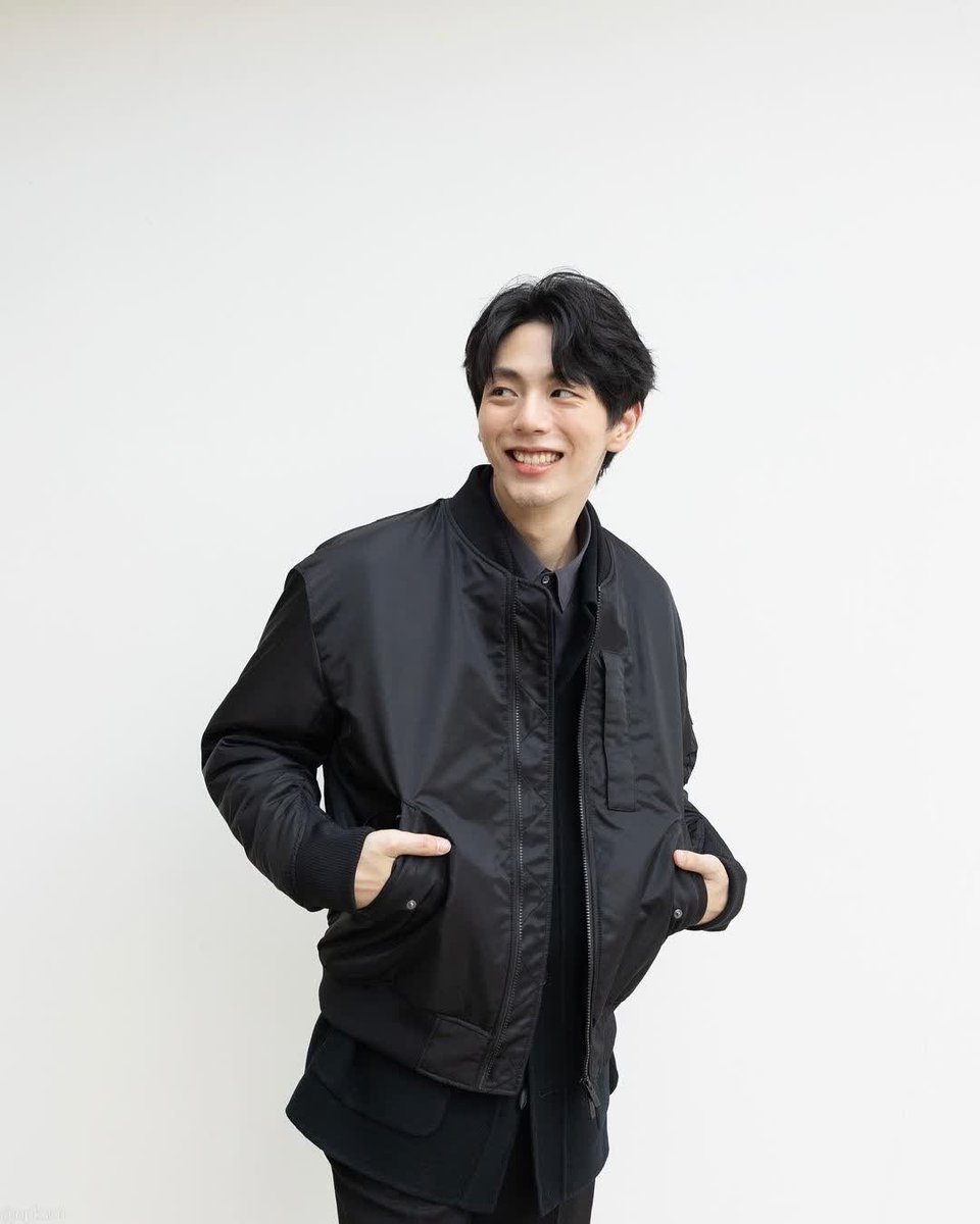 up2_power's tweet photo. ละลายกับรอยยิ้มนี้
Cr. IG npknot
#uppoompat @uppoompat
#UniqloWinterCollection https://t.co/jqBQw81qXh