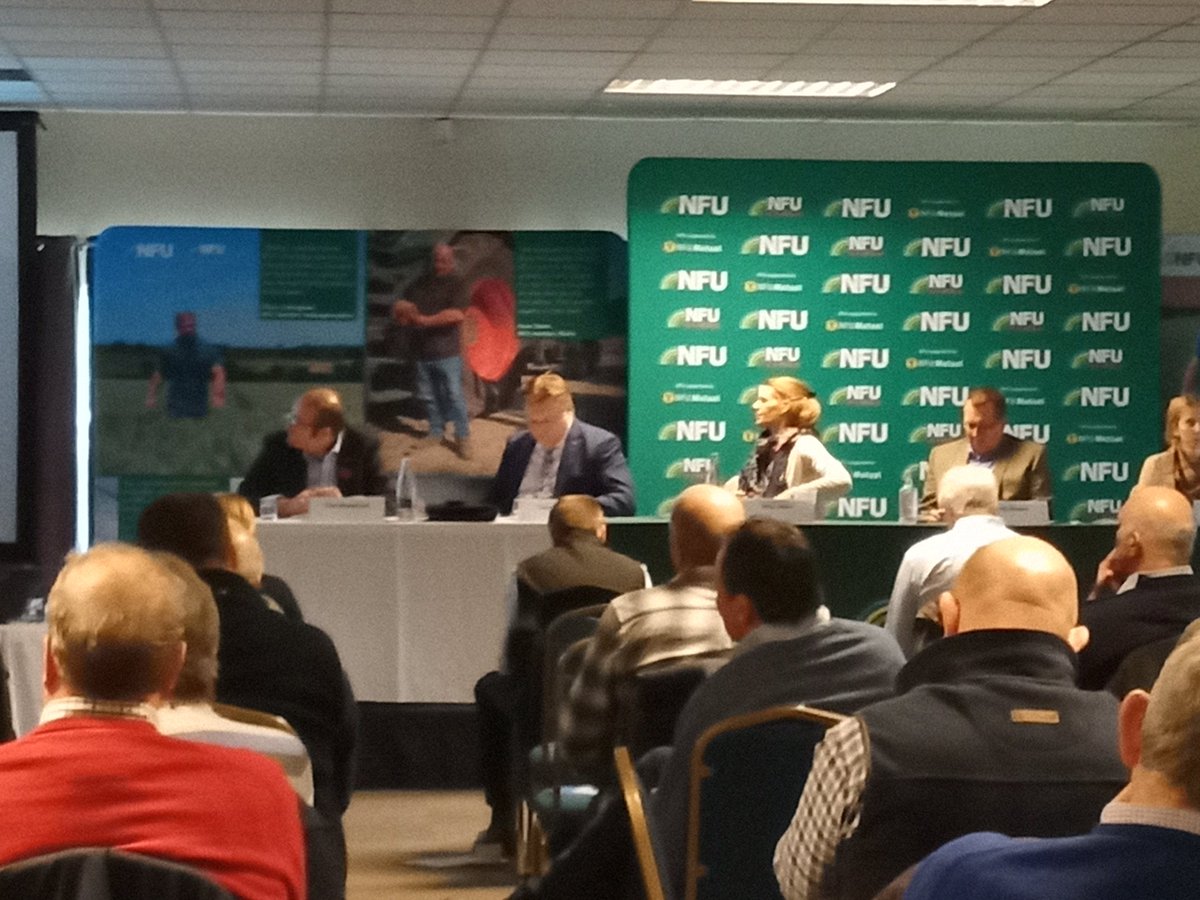 agri_hub's tweet image. Learning all about carbon credits at #emec21 @MidsMachinery @NFUEnvironment