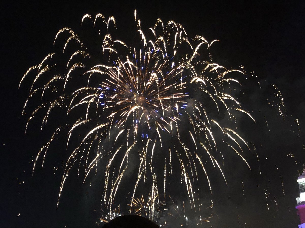 HPSOCPLYM's tweet photo. We had such an amazing night at last week’s #BonfireNight on the Hoe - thank you to all the members who braved the cold November evening and came to warm themselves by the bonfire! Hope you all enjoyed it! 🧡🔥🎇 https://t.co/eYonTmc4oO