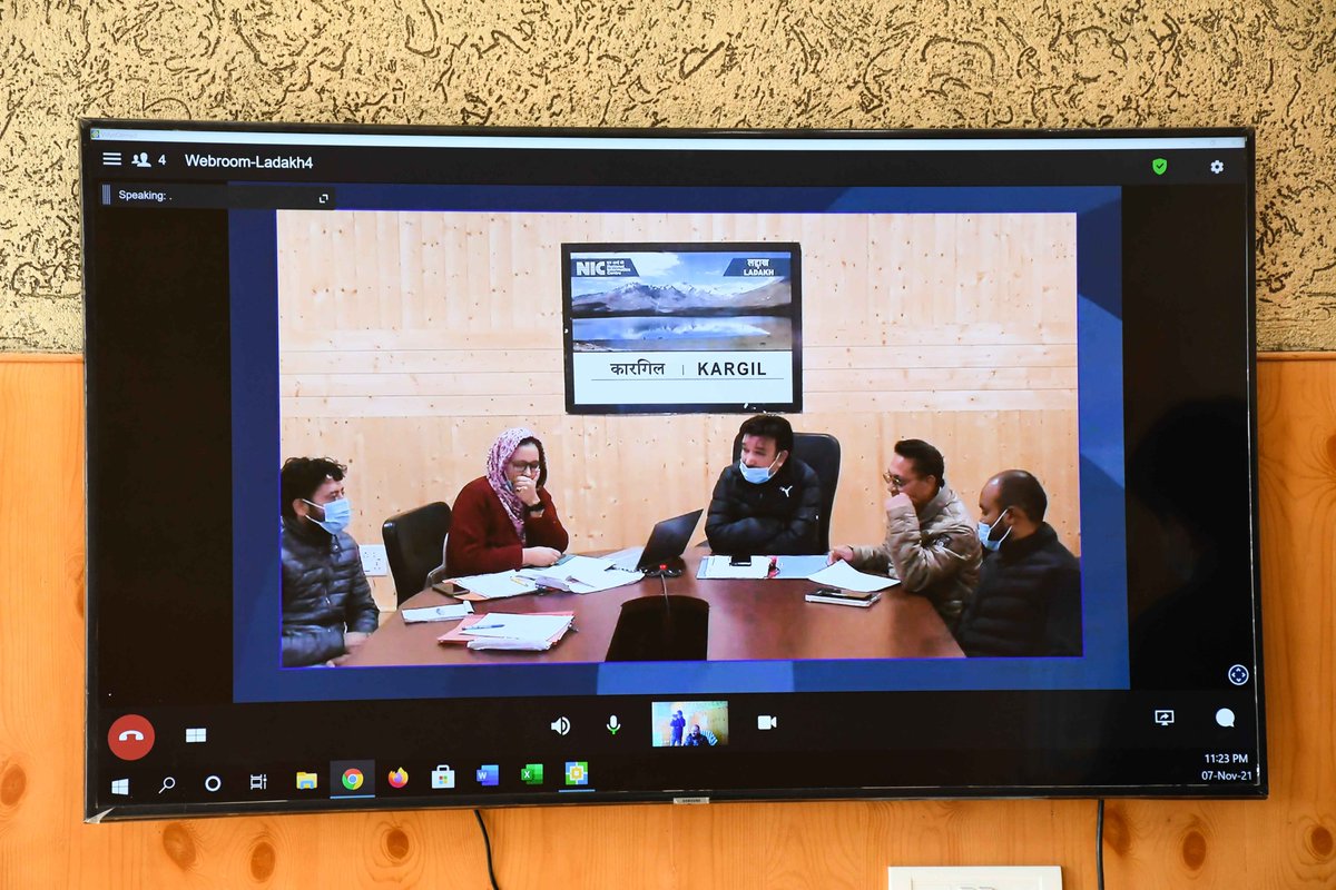 DIPR_Leh's tweet image. Principal Secretary, Health and Medical Education Department, Dr Pawan Kotwal chaired a meeting to discuss the #roadmap for the completion of #prefabricatedstructures for the Academic Block of #NewMedicalCollege at Leh. 
@lg_ladakh @LadakhSecretary @DIPR_Kargil @prasarbharti