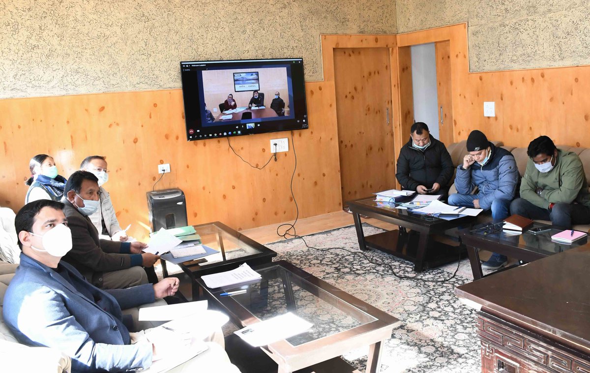 DIPR_Leh's tweet image. Principal Secretary, Health and Medical Education Department, Dr Pawan Kotwal chaired a meeting to discuss the #roadmap for the completion of #prefabricatedstructures for the Academic Block of #NewMedicalCollege at Leh. 
@lg_ladakh @LadakhSecretary @DIPR_Kargil @prasarbharti