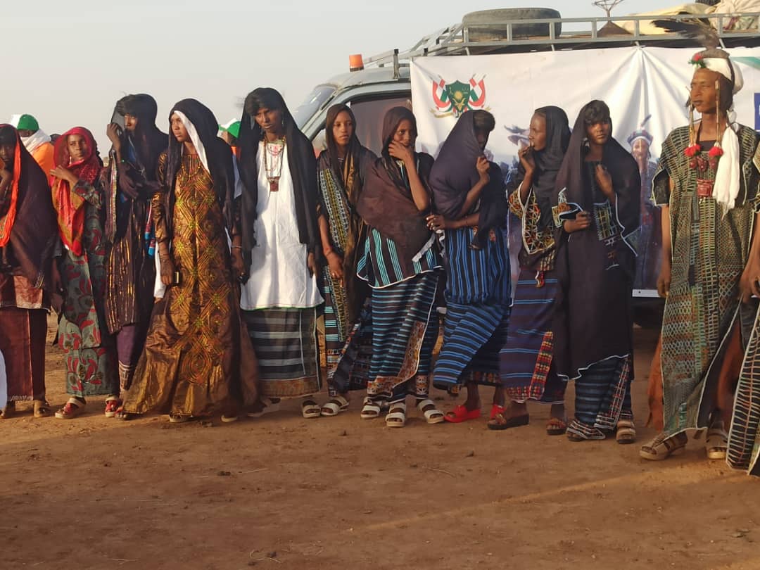 guerewolniger's tweet photo. Au delà de son aspect festif, le #Guerewol est aussi l'occasion pour les communautés nomades de préserver et promouvoir le riche patrimoine culturel du #Niger. 

📸; @AgenceIman

#Guerewol2021 #Foudouk #Culture #VisitNiger https://t.co/1De1Gx7mM1