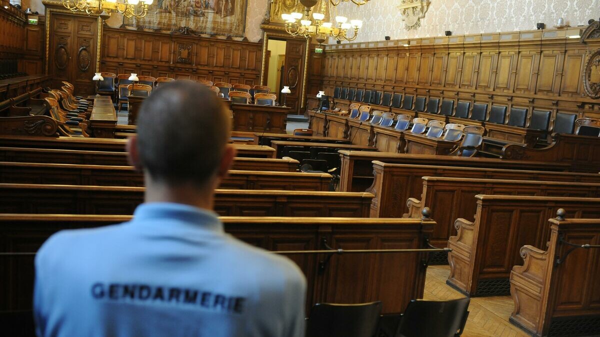 leparisien_fdiv's tweet photo. Un prêtre libanais condamné à 15 ans de réclusion en France pour viols sur mineurs
➡️ https://t.co/AfRABzKUQ0 https://t.co/8DcOFE510L