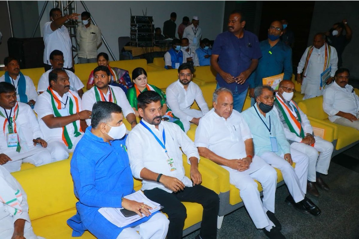 NuthiSrikanth's tweet photo. Two days political training camp for District, Mandal, Town and Block congress committee Presidents to strengthen party at ground level @Kompalli.
#Nuthishrikanthgoud
#OBCDepartment
#TPCC
#Revanthreddy
#Politicalbootcamp
#Knowledgedrive https://t.co/pFF8QwmXa7
