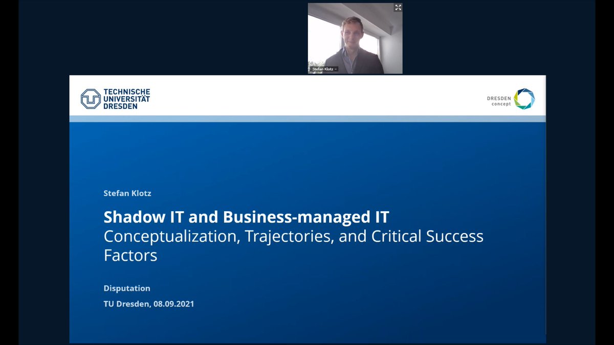 OTH_Regensburg's tweet photo. Im Rahmen seiner #Promotion hat Stefan Klotz das Phänomen der #ShadowIT und der #BusinessmanagedIT untersucht. Im September 2021 konnte er seine Arbeit erfolgreich verteidigen. ➡️ https://t.co/Q0O51gzAlt
#wirtschaftsinformatik
📸 Prof. Dr. Markus Westner https://t.co/rL88IrCSs2