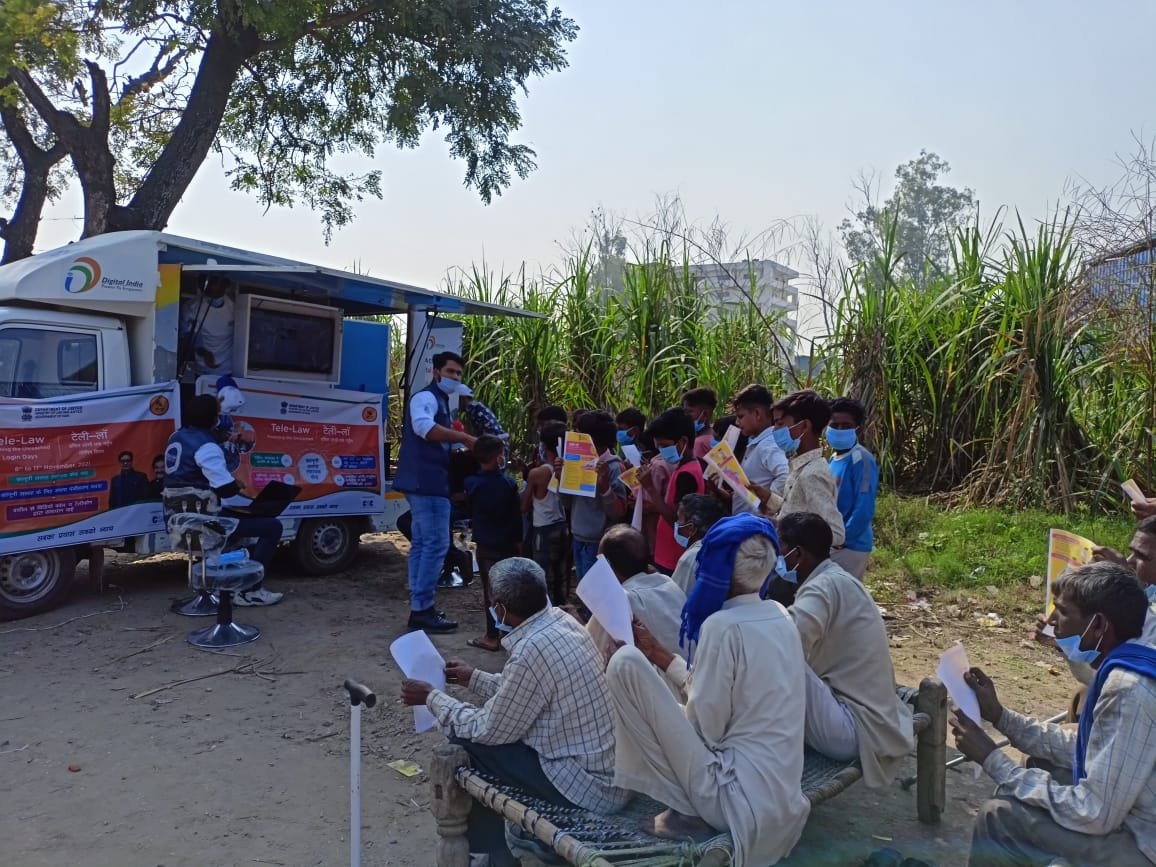 csctelelaw's tweet photo. Tele law Mobile van awareness camp at panchayat Ibrahim pur deh block roorkee district Haridwar. https://t.co/wbQI5mJozS