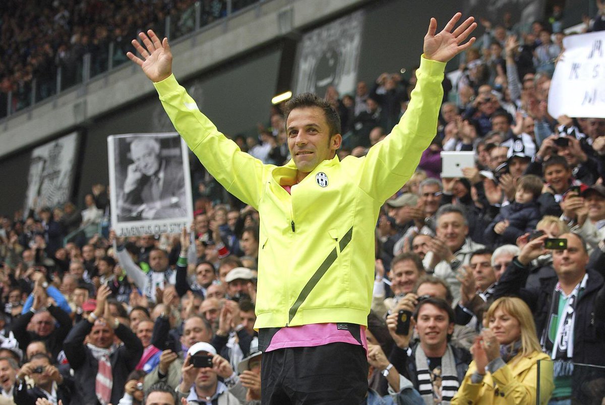 Marco_viscomi's tweet photo. Credo che non supererò mai indenne queste immagini: c’è solo un Capitano Alex Del Piero. https://t.co/jTFdqcRs29