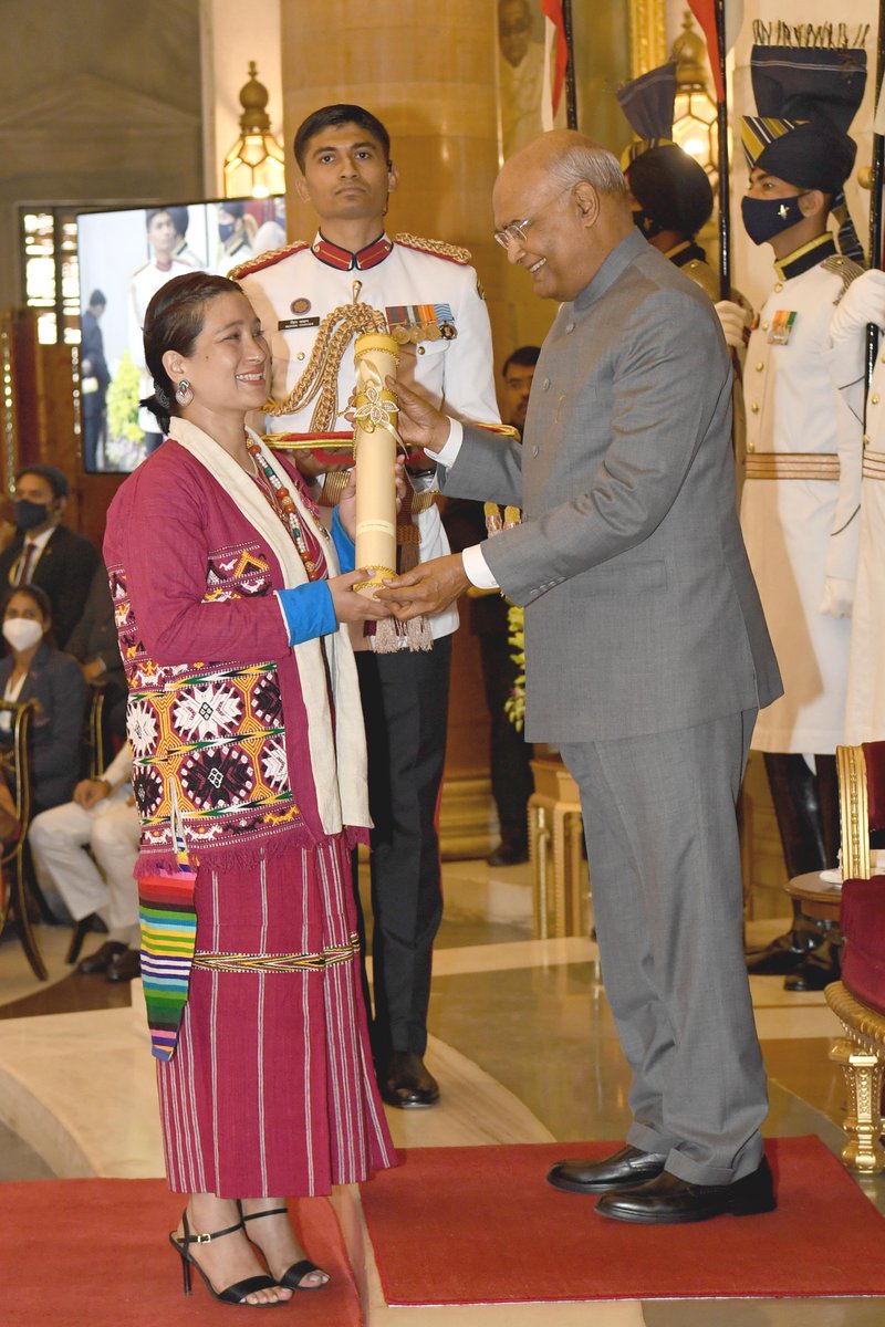 rashtrapatibhvn's tweet photo. President Kovind presents Padma Shri to Dr. Anshu Jamsenpa for Sports. She holds two world records, viz., the fastest woman mountaineer to summit Mount Everest twice in 5 days and the first woman mountaineer for double ascents of Mount Everest. https://t.co/B02MpsQDEf