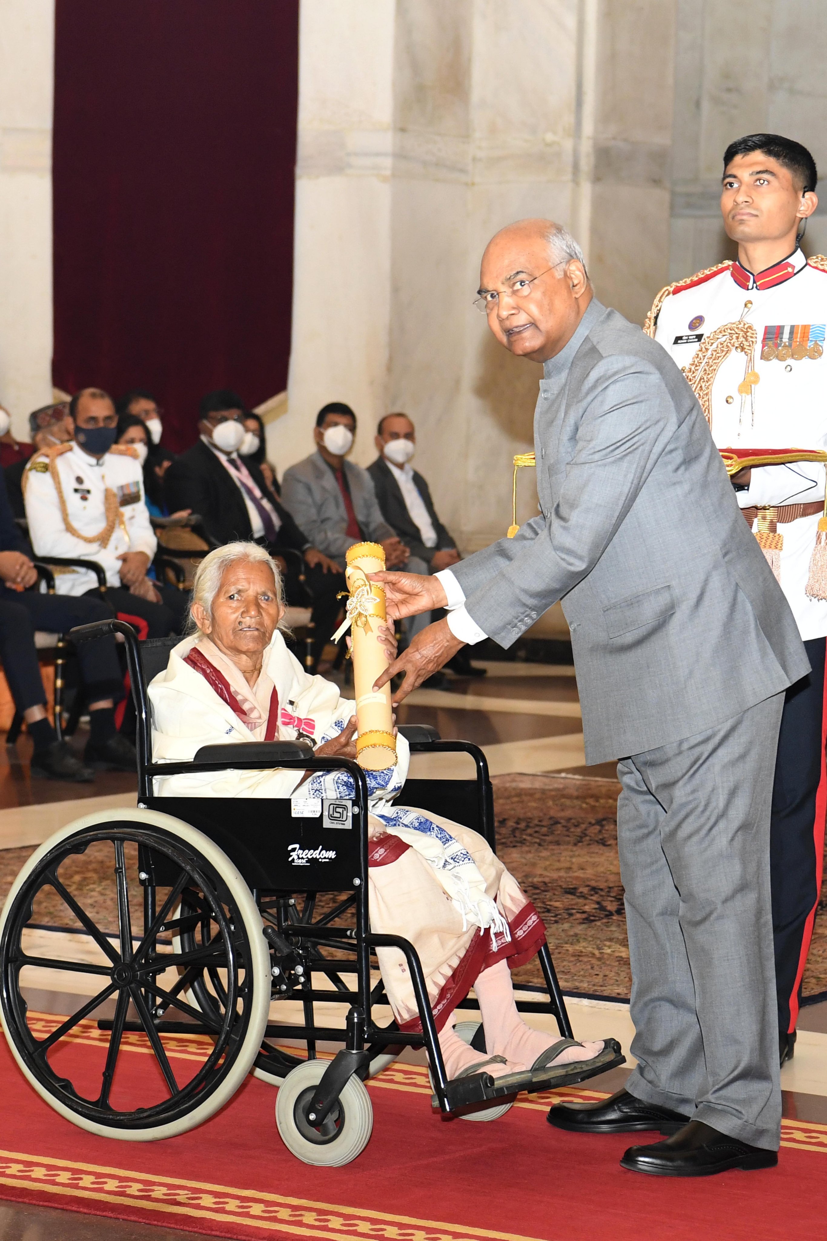 राष्ट्रपति राम नाथ कोविंद ने आज वर्ष 2021 के लिए पद्म पुरस्कार प्रदान किये