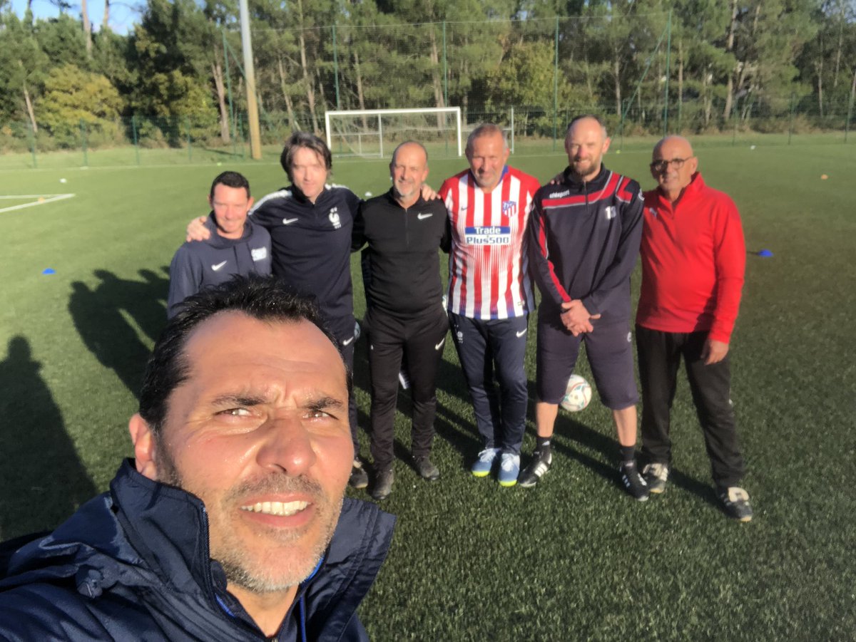 Formation Professionnelle Continue = recyclage avec des stagiaires engagés #Bennet, #Camguilhem, #Garriou, #Rivera, #Mare et #Jansonnie Merci au <a href="/martignas_illac/">FC Martignas-Illac</a> pour les installations 🚨attention aux éducateurs <a href="/Ir2fLFNA/">IR2F Nouvelle-Aquitaine</a> <a href="/LigueFootballNA/">Ligue de Football Nouvelle-Aquitaine ⭐️⭐️</a> de ne pas oublier de s’inscrire.