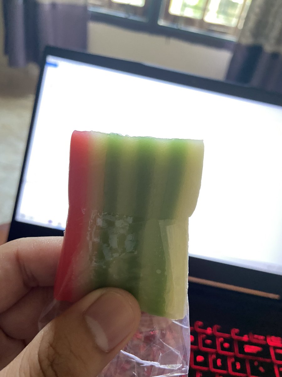 Barangkali salah satu hal yang akan sangat dirindukan ketika berada di rumah adalah saat Papa pulang kerumah dengan membawa makanan dari luar.