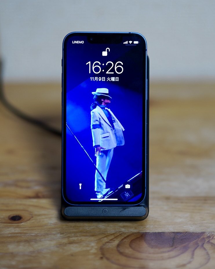 تويتر 井上裕一 株 ダジャレとデザインの代表 على تويتر Iphoneの充電スタンド購入したのだか 斜めに置かないと充電できないことが判明 カッコ悪いので待ち受けをマイケルジャクソンに変更してみたんだけど バチくそにイケてるので見て欲しい T Co تويتر 井上裕一 株 ダジャレとデザインの代表 على تويتر Iphoneの充電スタンド購入したのだか 斜めに置かないと充電できないことが判明 カッコ悪いので待ち受けをマイケルジャクソンに変更してみたんだけど バチくそにイケてるので見て欲しい T Co