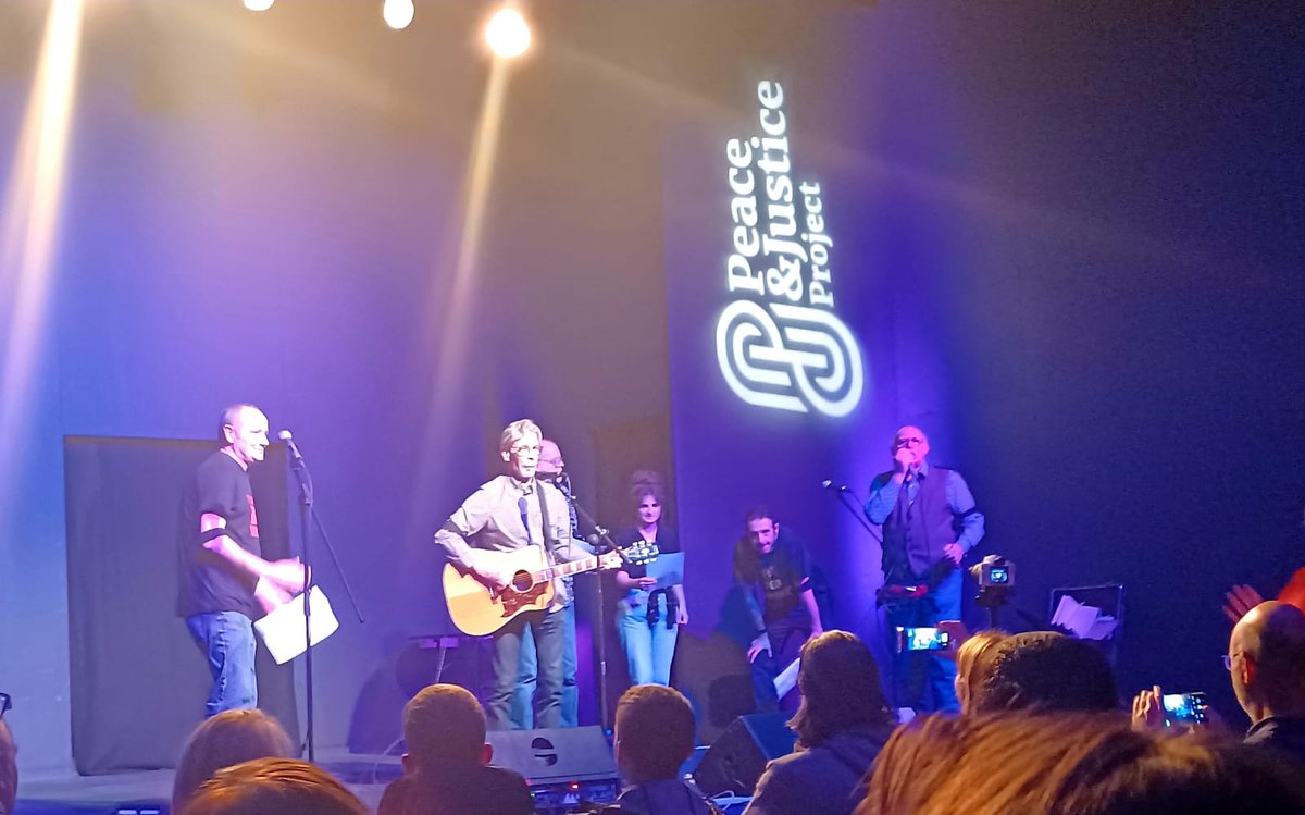 DmatthewDee's tweet photo. Congratulations to @JimMonaghan10 @moxham_rosa @markthomasinfo Phil Differ, @Toidfish Rab Noakes, @jeremycorbyn @JohnnyCypher117 who created a beautiful &amp; rousing show last night paying a heartfelt tribute to their comrade Beldina Odenyo Onassis  ✊🏽 https://t.co/0g5KgcKgNC