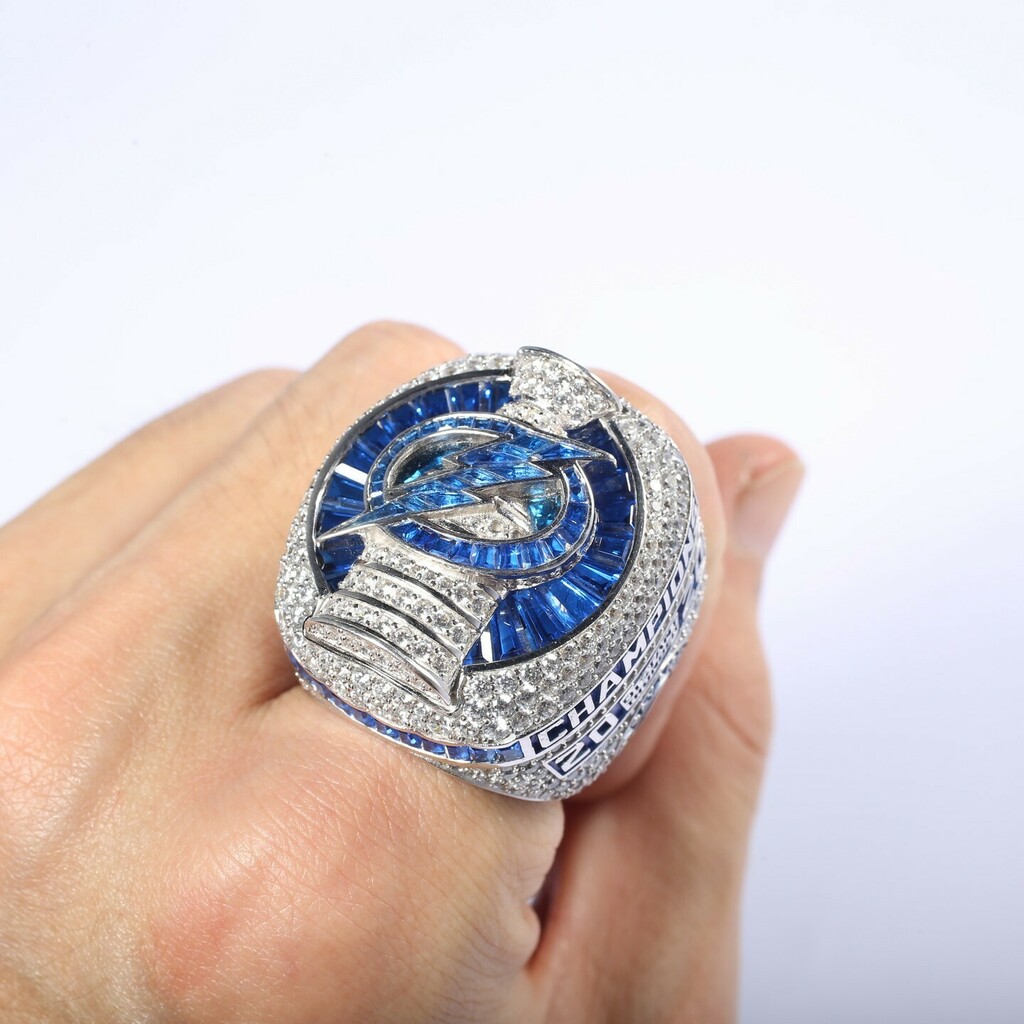 ManyCustom's tweet photo. Tampa Bay Lightning 2020 NHL Stanley Cup Championship Ring
#TampaBayLightning https://t.co/LbVAPOuycn