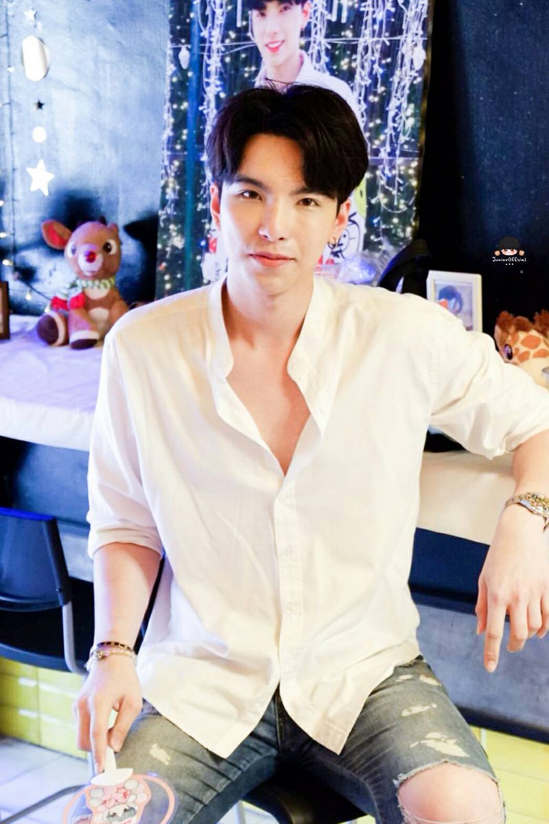 JUNIOROFFICIALX's tweet photo. [190964 | Gallery by JJF Gallery]

ถ้าหัวใจบอกว่าใช่ สเปกที่ตั้งไว้ก็ไม่จำเป็น 🤪

@daddyjuniorx
#ตัวเล็กของเนียร์
#HappyJuniorDay26th
#starhunterentertainment https://t.co/oxvkVR1N0b