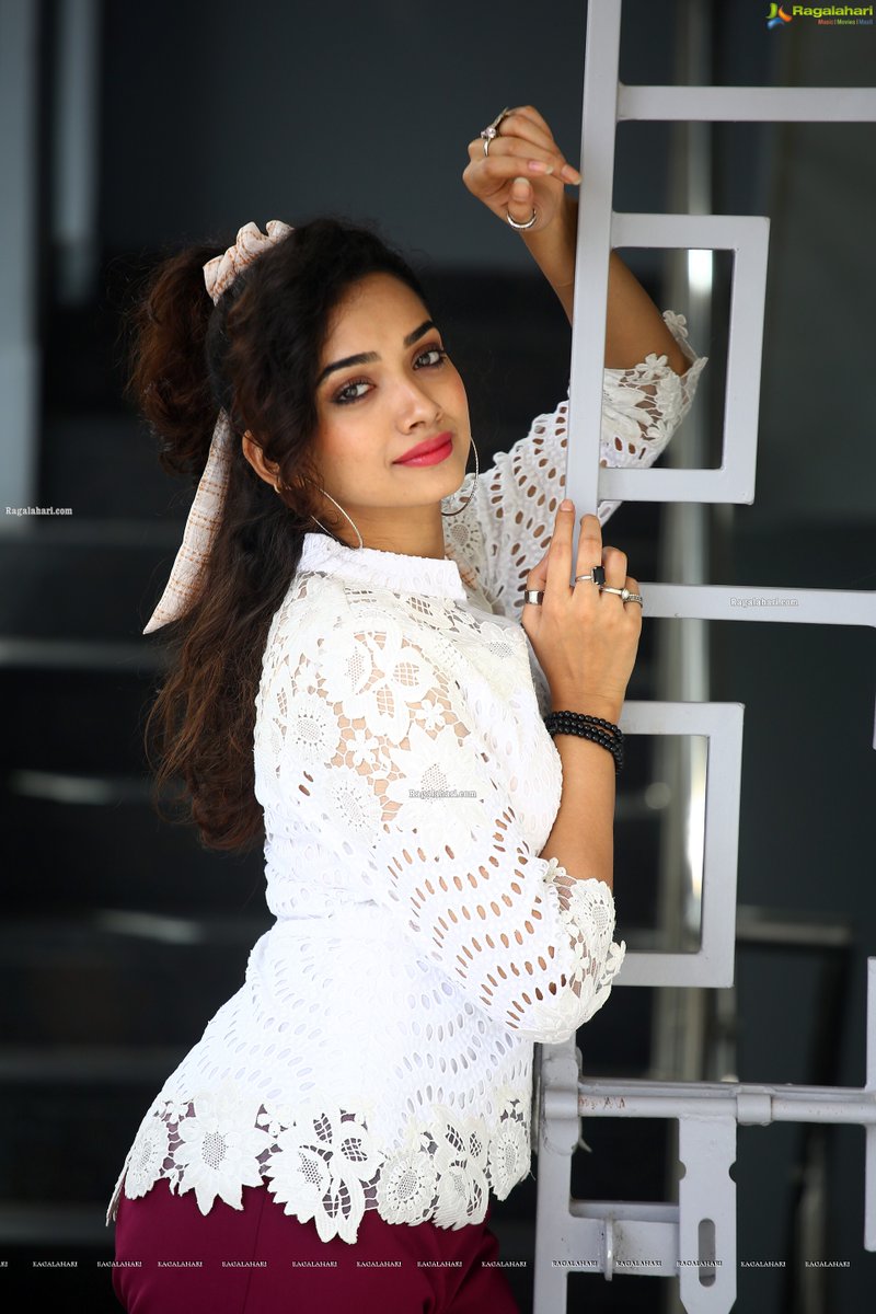 Ragalahari's tweet photo. Saanve Megghana at Pushpaka Vimanam Movie Interview

More HD photos - https://t.co/1J4XrX1Ect

#Saanve #PushpakaVimanam #RagalahariPhotos https://t.co/nM39vLkJYL