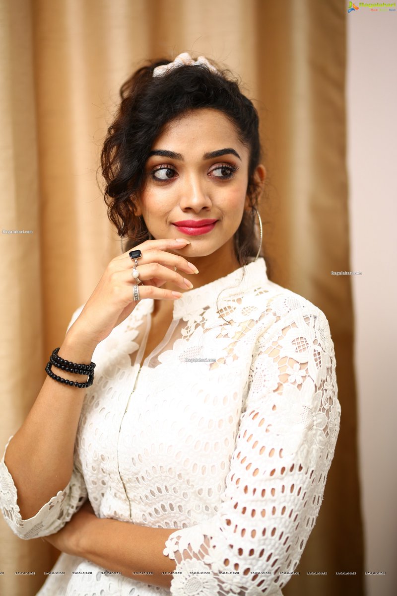 Ragalahari's tweet photo. Saanve Megghana at Pushpaka Vimanam Movie Interview

More HD photos - https://t.co/1J4XrX1Ect

#Saanve #PushpakaVimanam #RagalahariPhotos https://t.co/nM39vLkJYL