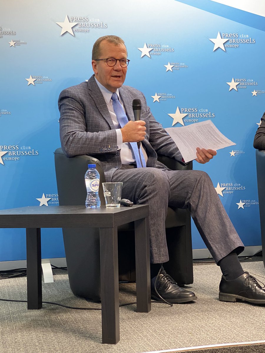 JulieADMVdC's tweet photo. A one health approach is primordial in EU policies #Innovativesvaccines #weprevent #onehealth thank you @pekka_pesonen for beeing with us in person @COPACOGECA https://t.co/C8aBnKtMO4