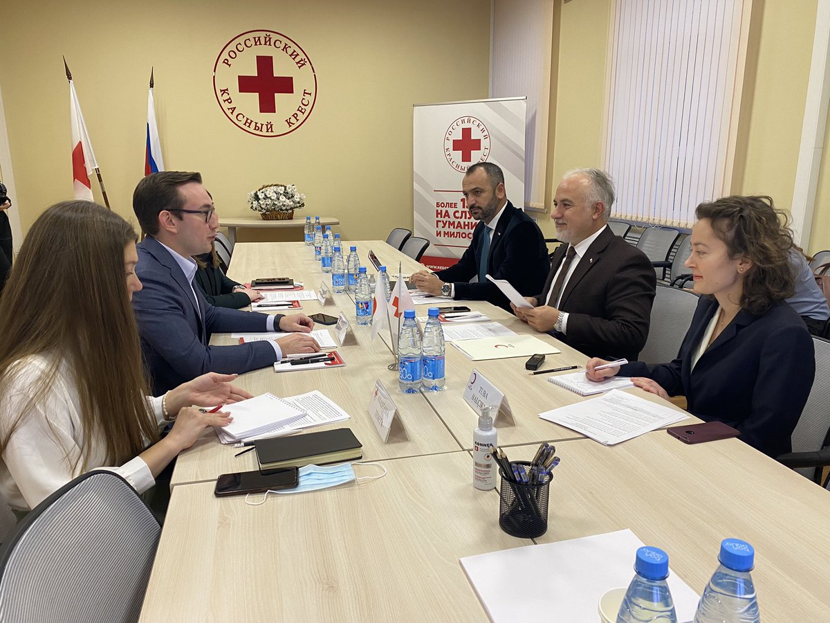 drkerem_en's tweet photo. Visiting the Russian Red Cross today to discuss the humanitarian situation in the region and our future partnerships.

Very effective discussions with the youngest NS President of our Movement, Dr. Pavel Savchuk, his team and IFRC colleagues based in Moscow. https://t.co/L16caG0WPm