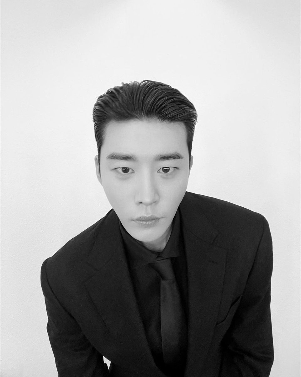 RigelblueBeta's tweet photo. Happy 10th debut anniversary my actor Kim Keonwoo๐ฅณ๐. His caption, was so thoughtful and i can help but like him๐คง๐ญ
#kimkwon #kimkeonwoo #yanghobeom #kangseongmo #royryu #choimoonshik #navillera #leverage #heispsychometric #marrymenow #metooflower #๊น๊ถ #๊น๊ฑด์ฐ #๋ก์ด๋ฅ #์ต๋ฌธ์ https://t.co/d8xZTUtysI