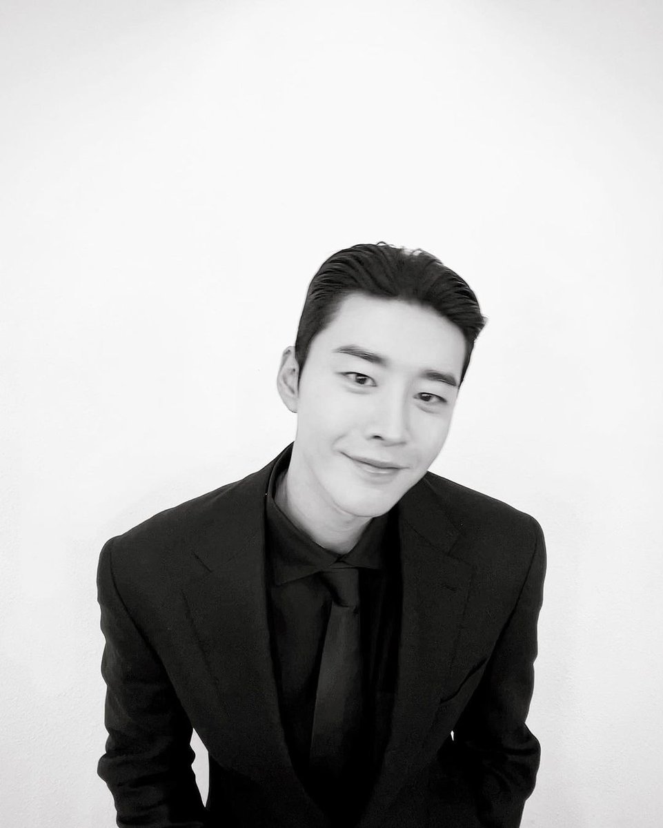 RigelblueBeta's tweet photo. Happy 10th debut anniversary my actor Kim Keonwoo๐ฅณ๐. His caption, was so thoughtful and i can help but like him๐คง๐ญ
#kimkwon #kimkeonwoo #yanghobeom #kangseongmo #royryu #choimoonshik #navillera #leverage #heispsychometric #marrymenow #metooflower #๊น๊ถ #๊น๊ฑด์ฐ #๋ก์ด๋ฅ #์ต๋ฌธ์ https://t.co/d8xZTUtysI