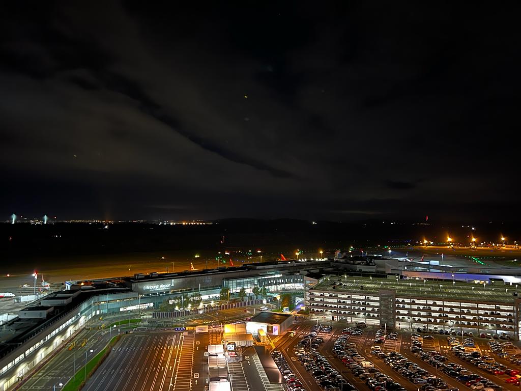 PSOSbpc's tweet photo. And the prize for "best view from the office" goes to... @ANS_ATC.
BPC officers work alongside all airport partners to make sure you can travel safely @EDI_Airport 👮✈️🌙
#workingwithpartners #keepingpeoplesafe #viewfromtheoffice https://t.co/XAjdX5Wgoe