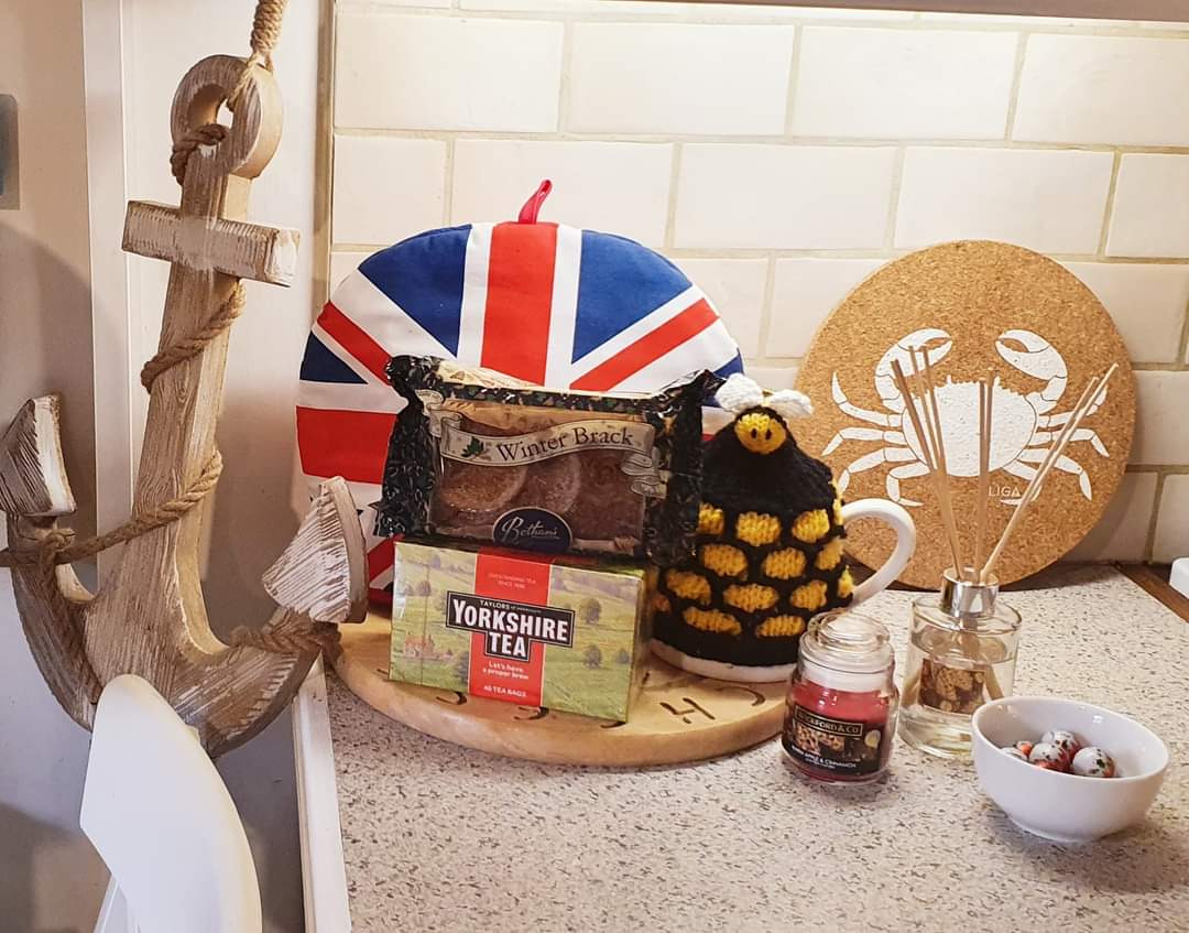 burnharbour's tweet photo. Winter guests will find #WinterBrack #YorkshireTea #localmilk #spicedapplecandle π #Christmaschocolates π
https://t.co/LsvoppVRxi https://t.co/wbL55z4nmT