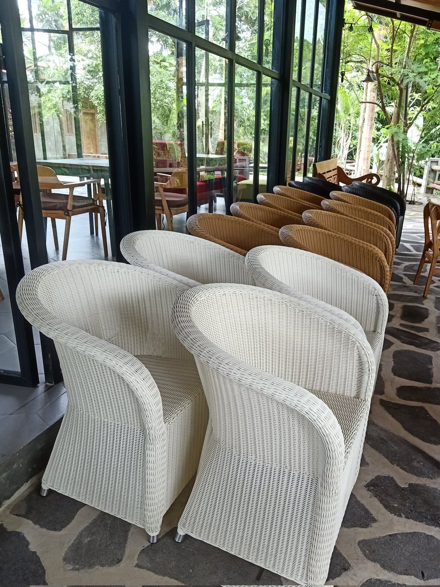 sakautara's tweet photo. Supply of the week..

#rattan #PErattan #syntheticrattan #PatioChair https://t.co/tWAjGHaSGN